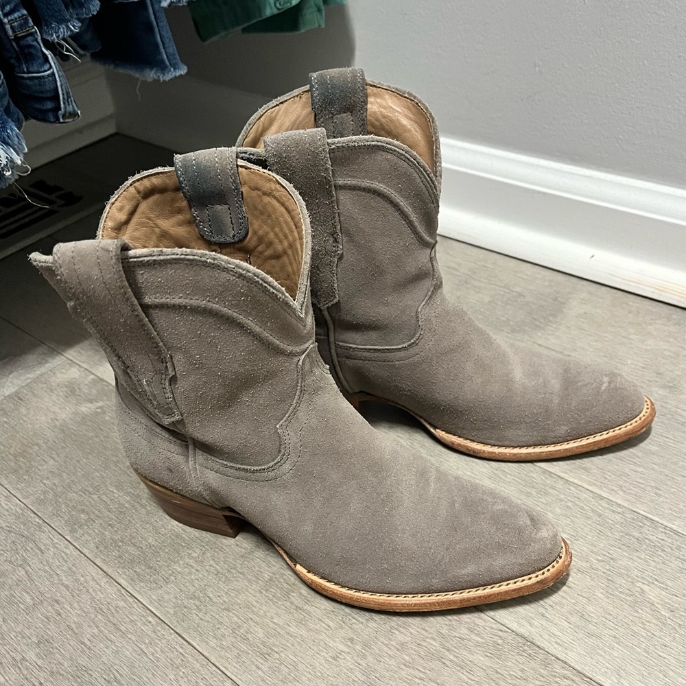 Gray Lucy Tecovas